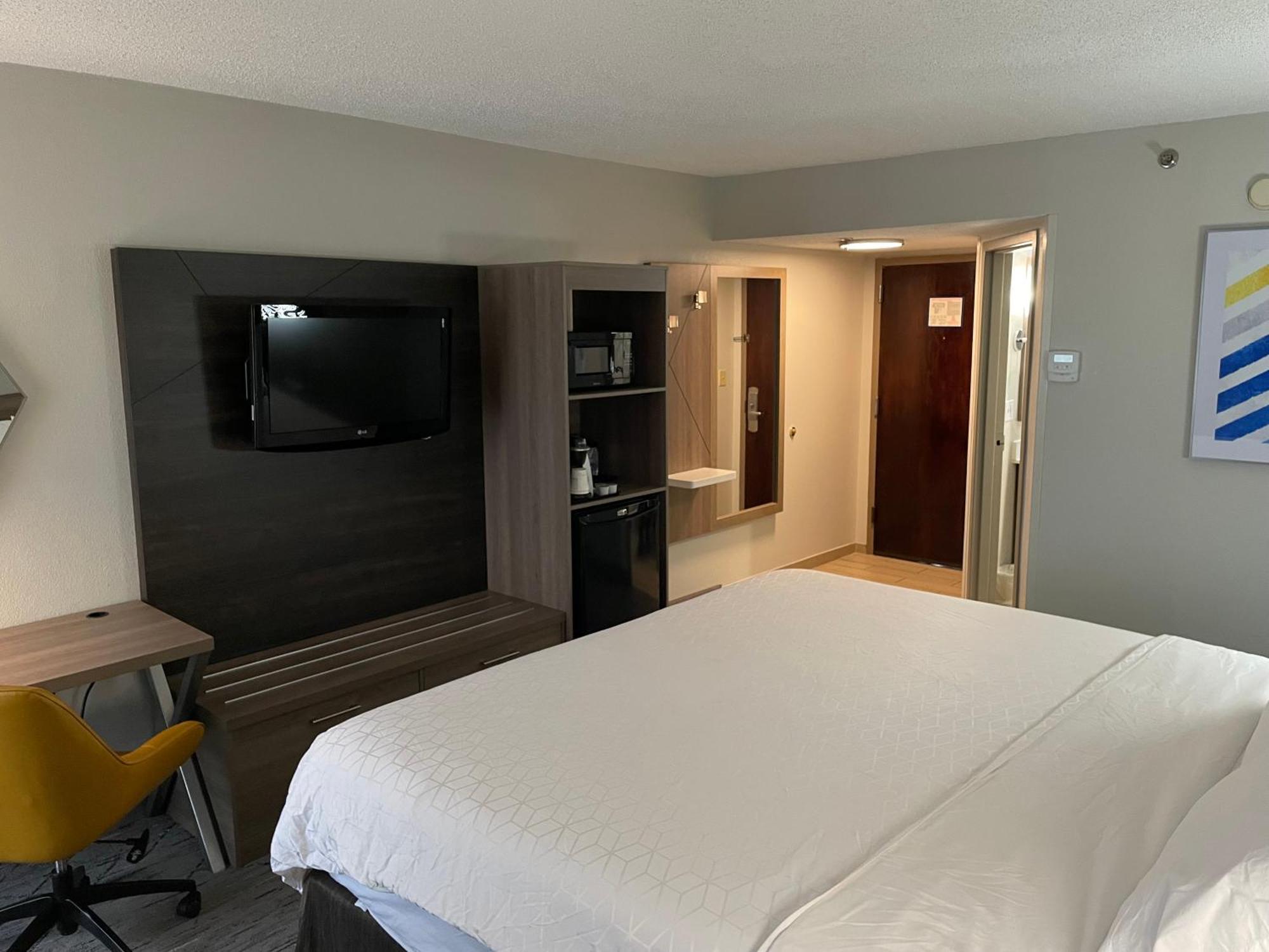 Holiday Inn Express Burlington By Ihg Eksteriør bilde