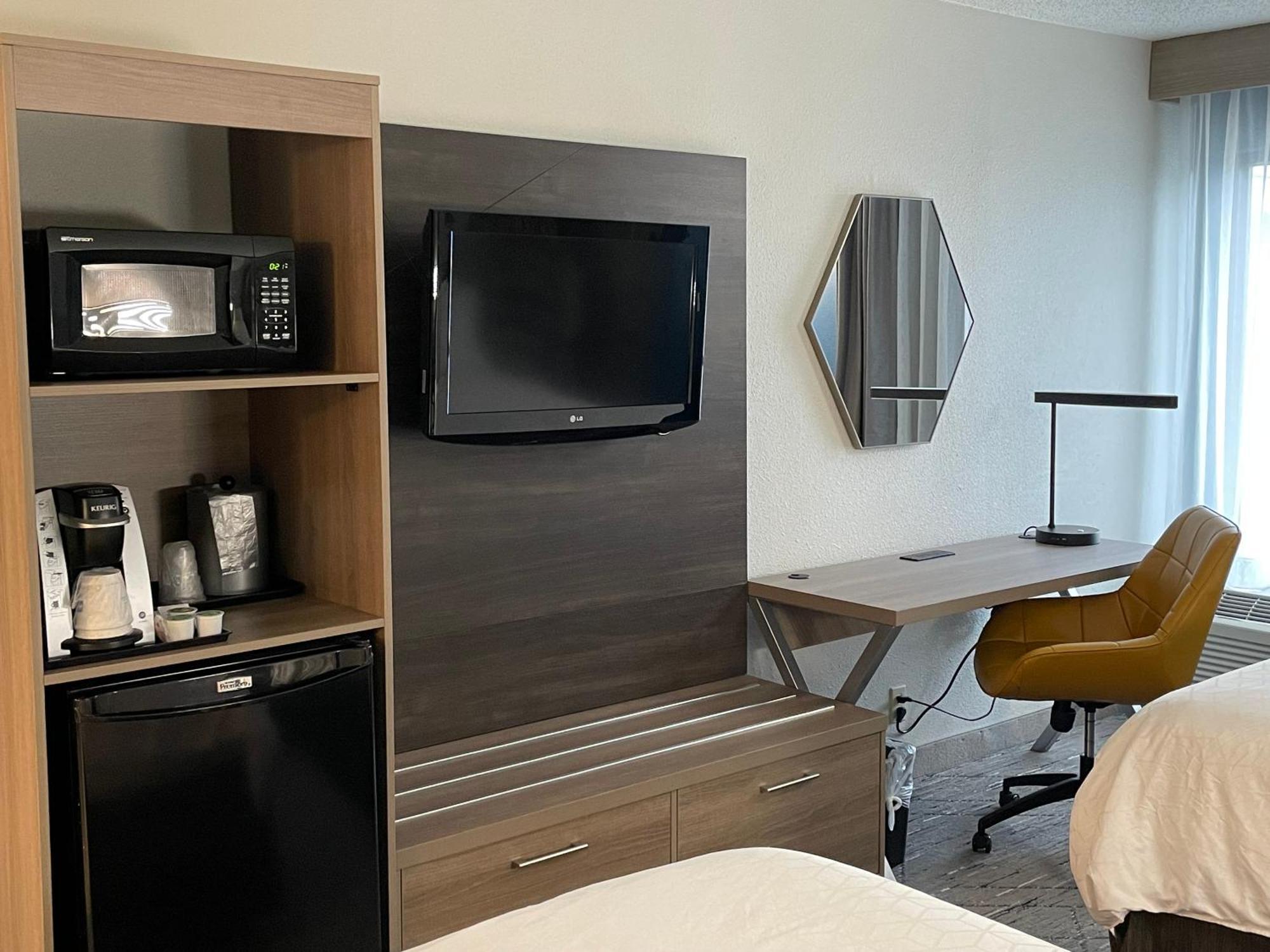 Holiday Inn Express Burlington By Ihg Eksteriør bilde