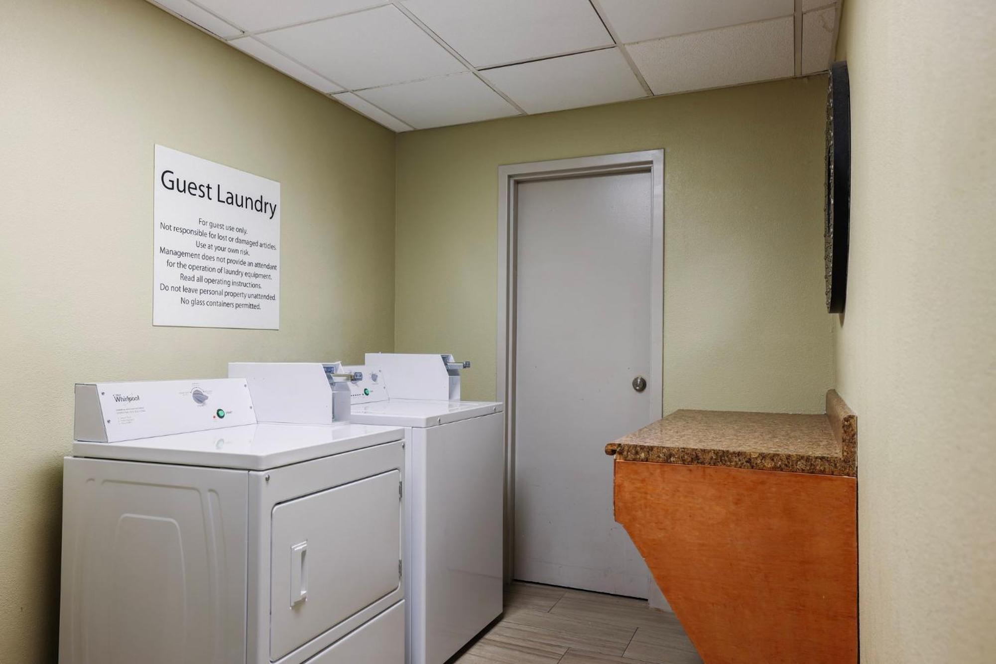 Holiday Inn Express Burlington By Ihg Eksteriør bilde