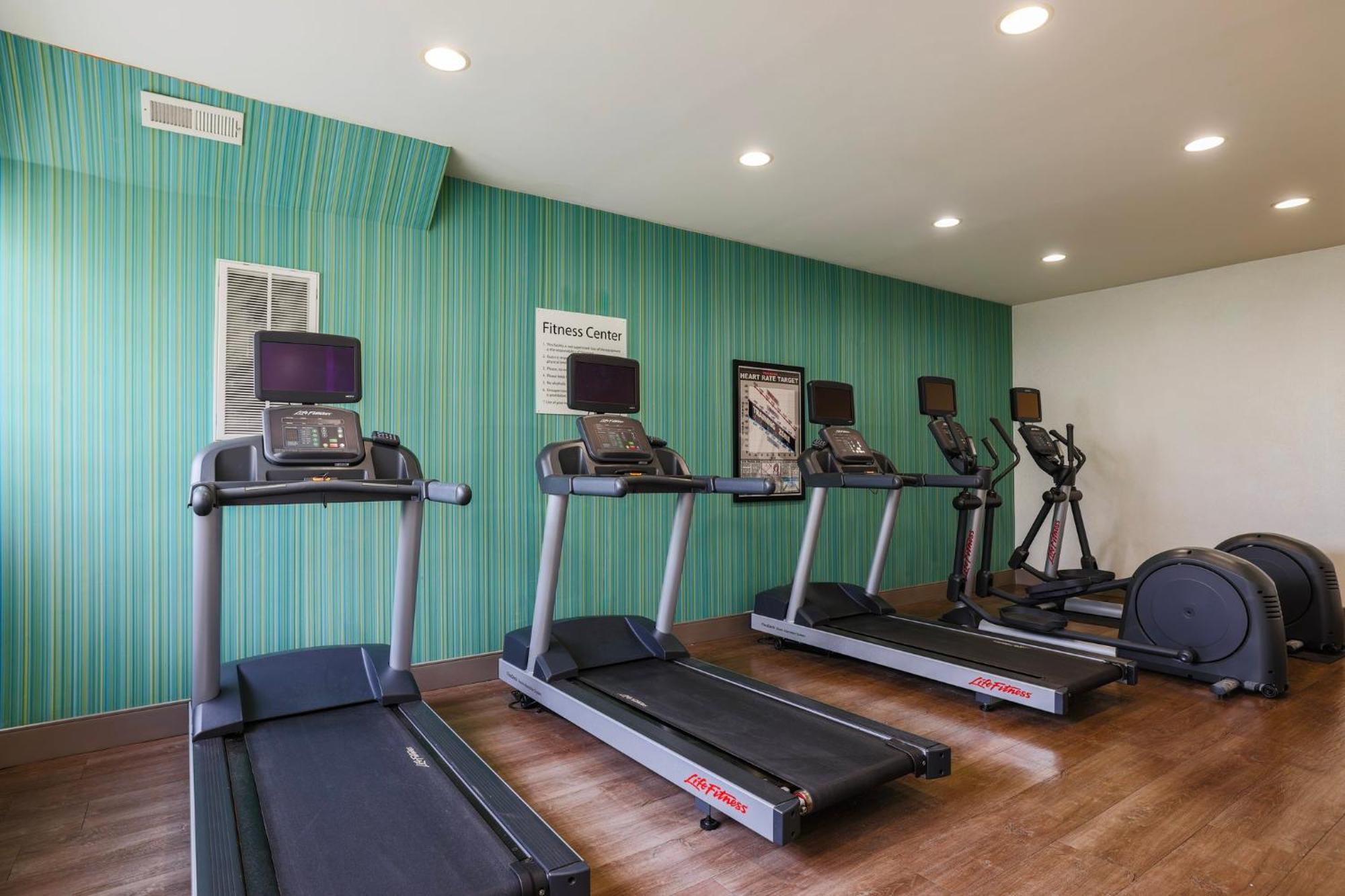 Holiday Inn Express Burlington By Ihg Eksteriør bilde