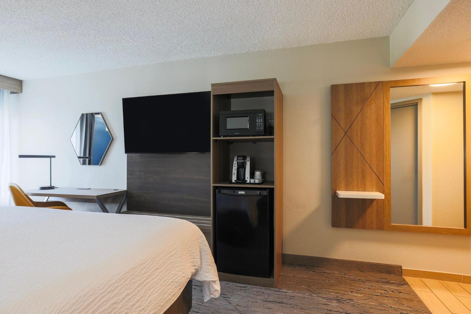 Holiday Inn Express Burlington By Ihg Eksteriør bilde