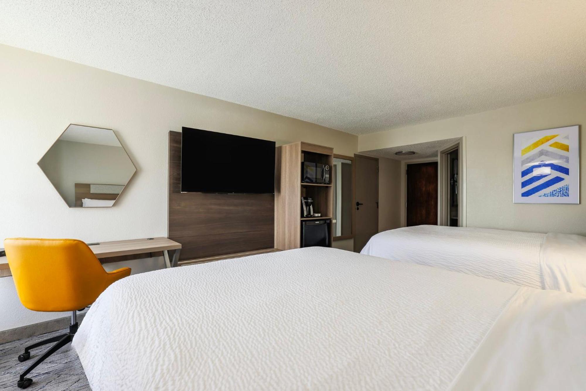 Holiday Inn Express Burlington By Ihg Eksteriør bilde