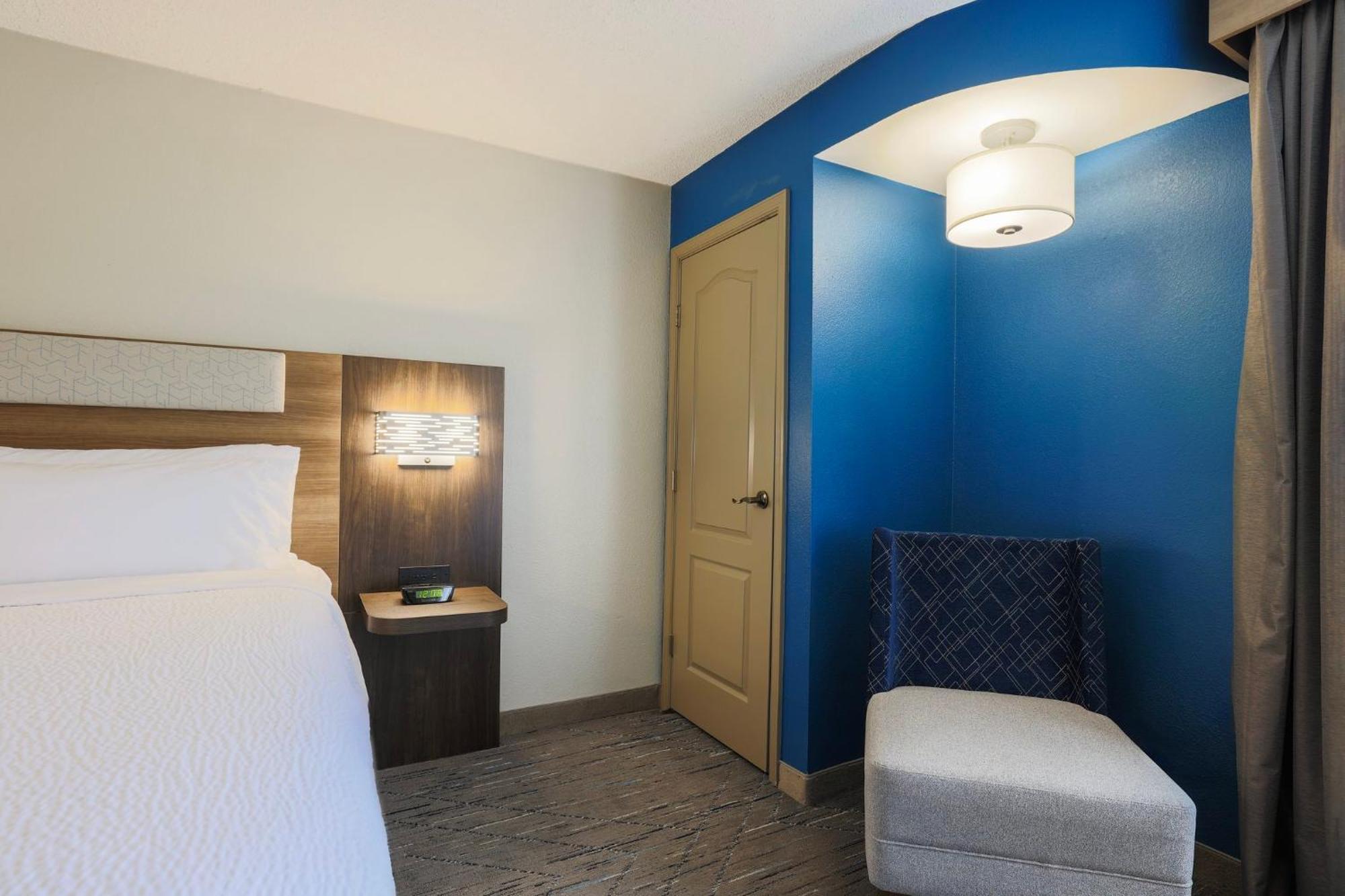 Holiday Inn Express Burlington By Ihg Eksteriør bilde