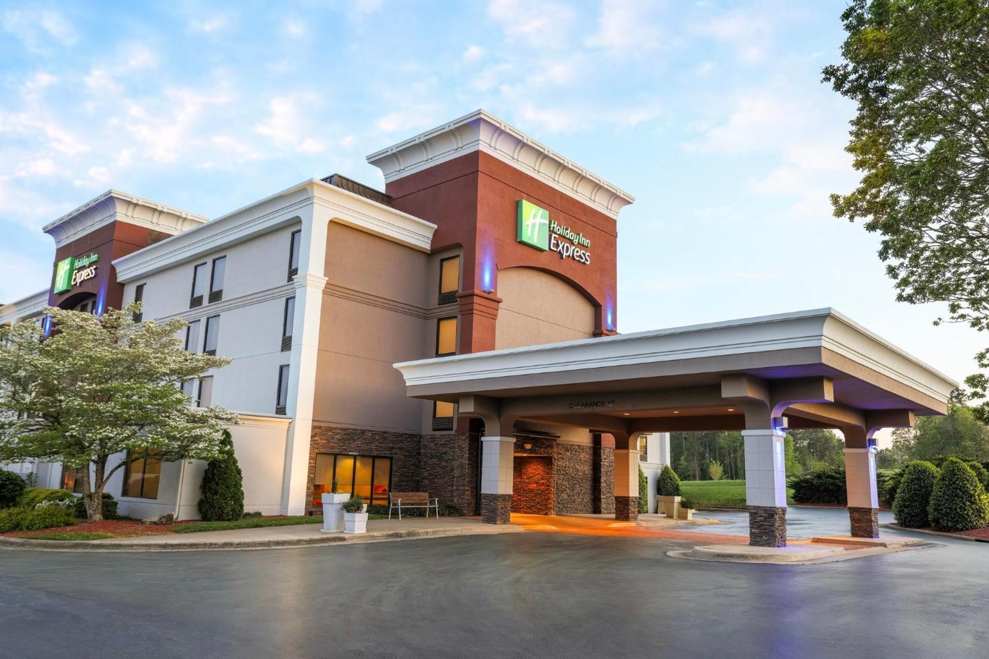 Holiday Inn Express Burlington By Ihg Eksteriør bilde