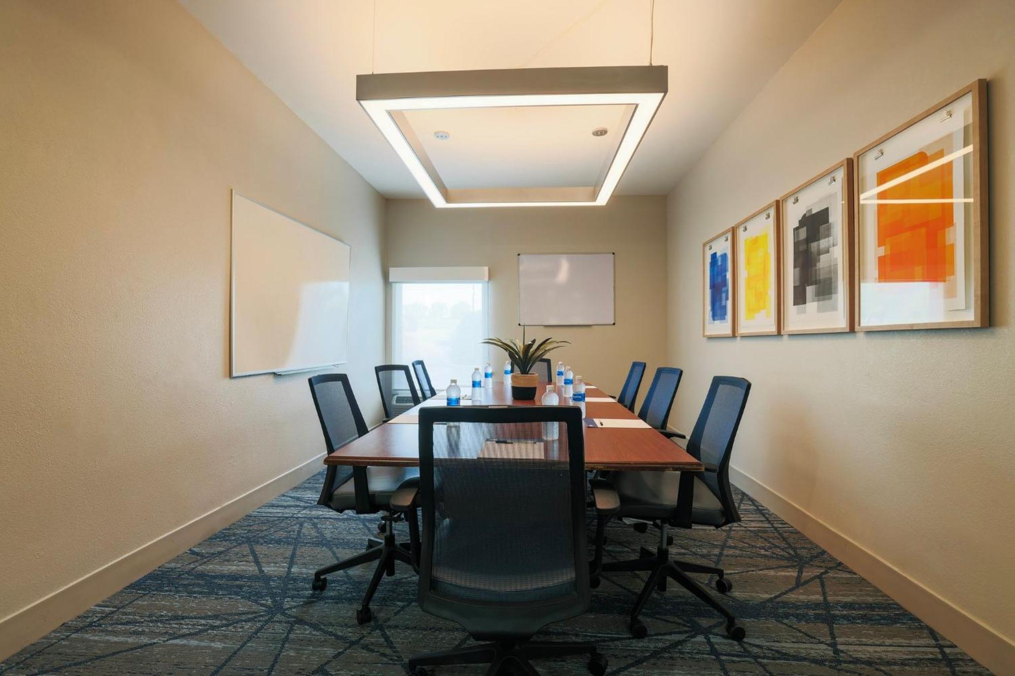 Holiday Inn Express Burlington By Ihg Eksteriør bilde