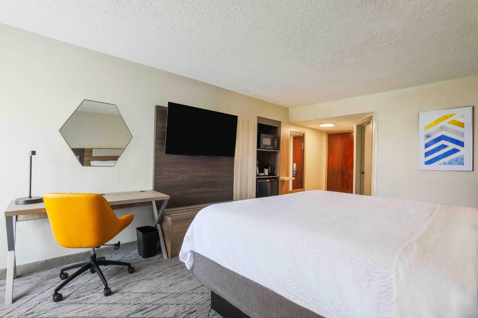 Holiday Inn Express Burlington By Ihg Eksteriør bilde