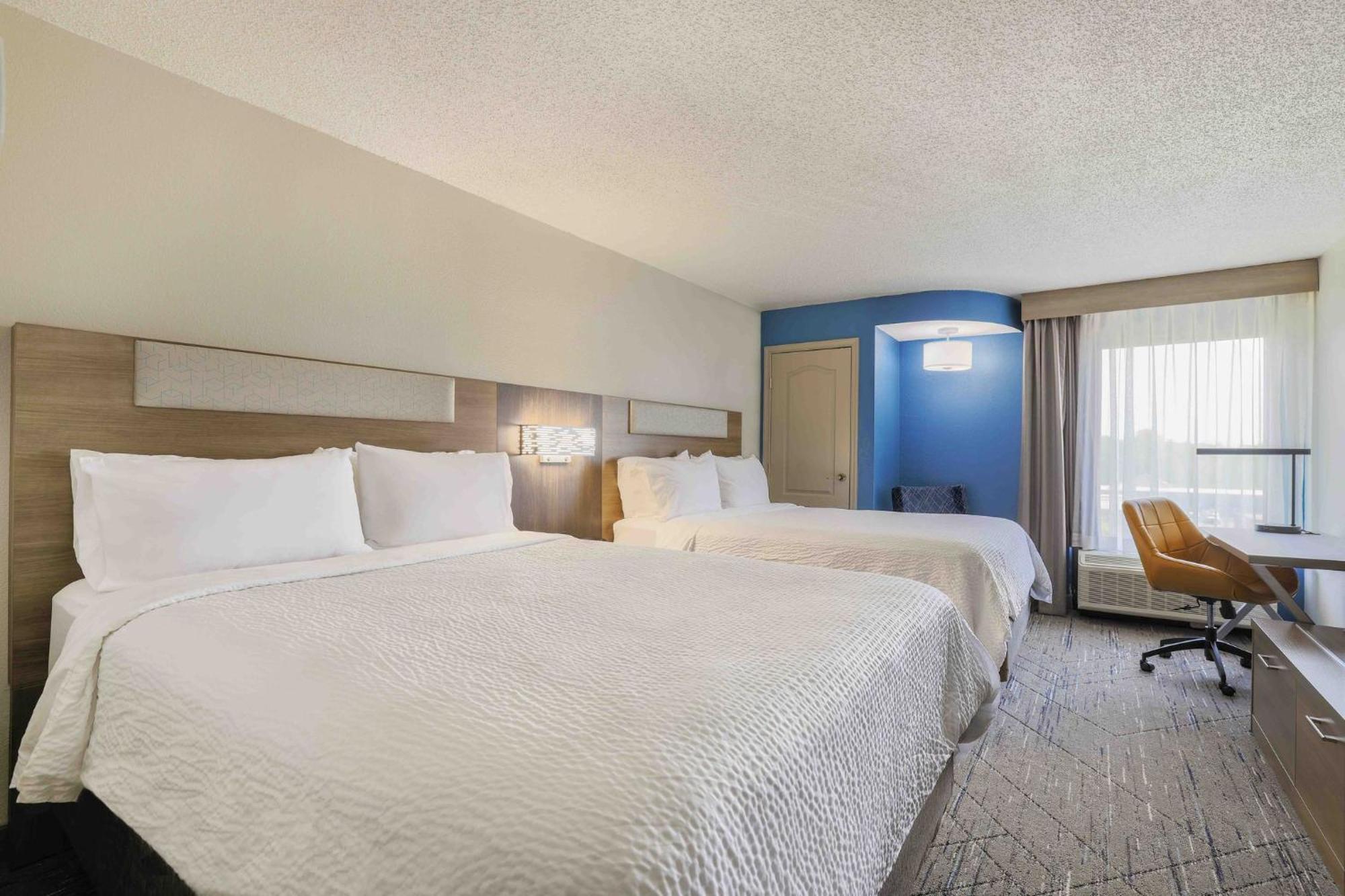 Holiday Inn Express Burlington By Ihg Eksteriør bilde