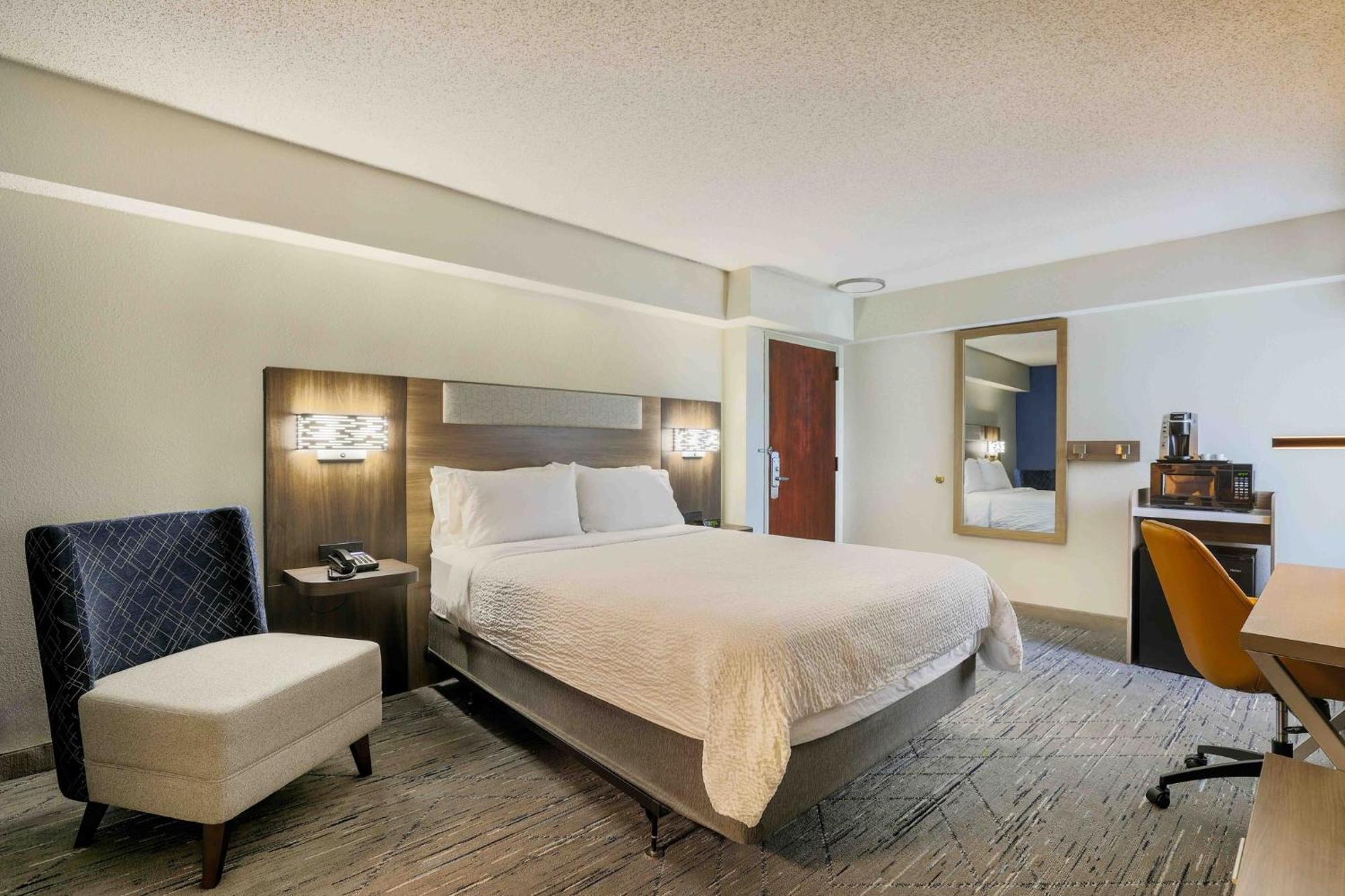 Holiday Inn Express Burlington By Ihg Eksteriør bilde