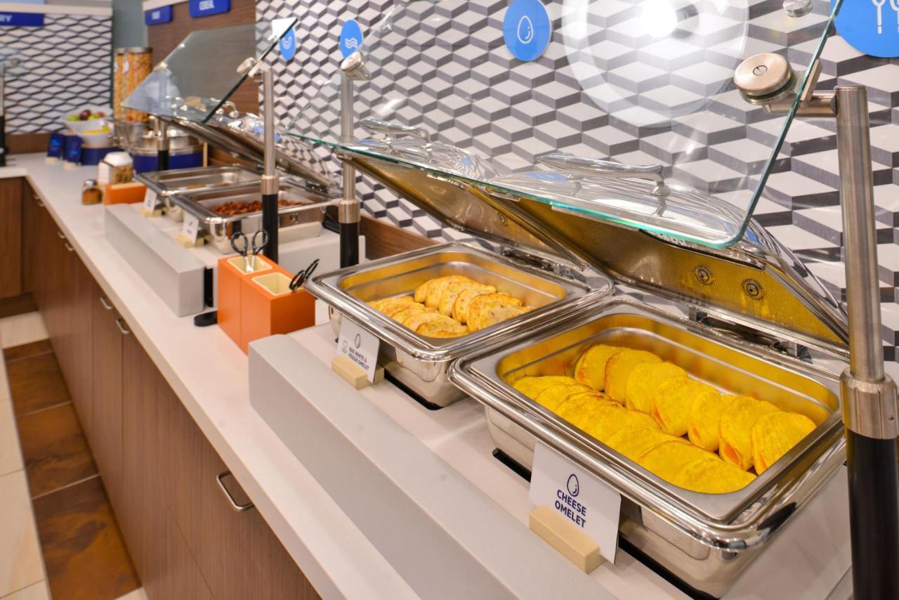 Holiday Inn Express Burlington By Ihg Eksteriør bilde